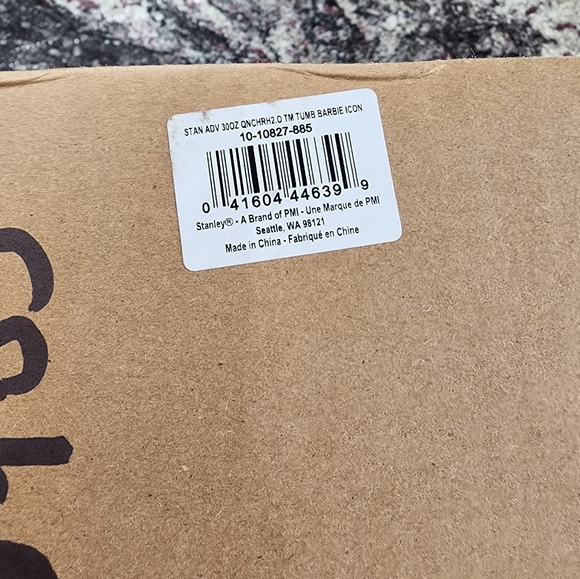 Stanley - Barbie Icon 30 oz - Picture 2 of 3